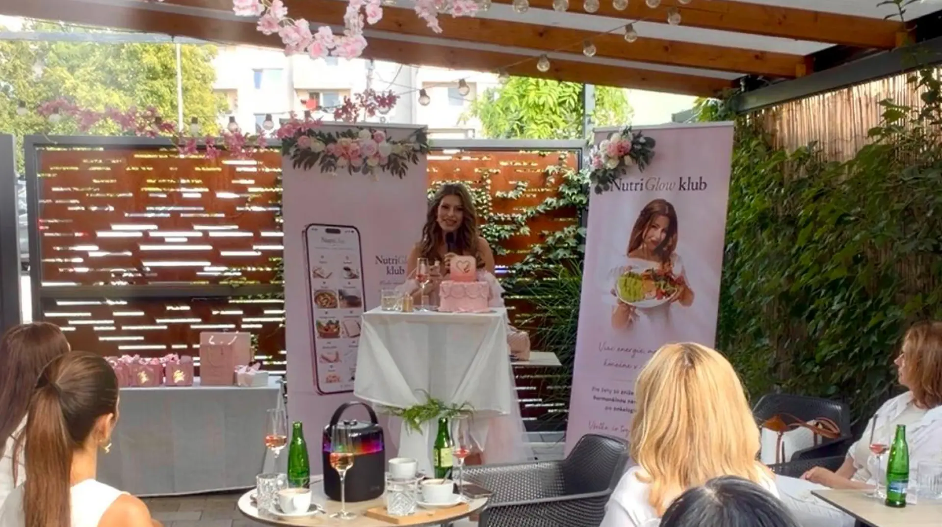 Bc. Klaudia Pazgan počas prednášky NutriGlow klubu
